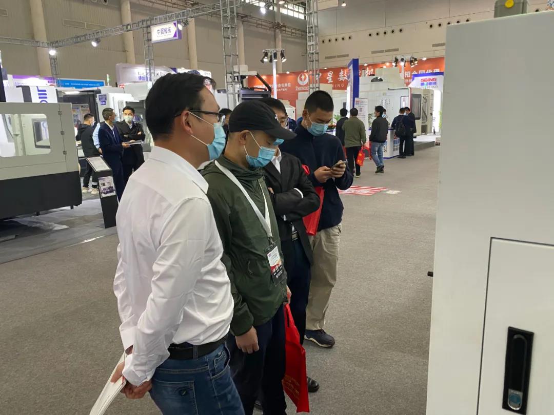 DB真人旗舰精机武汉机床展